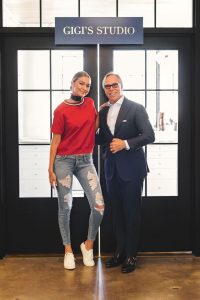gigi-hadid-hilfiger-2-vogue-17dec15-pr_b